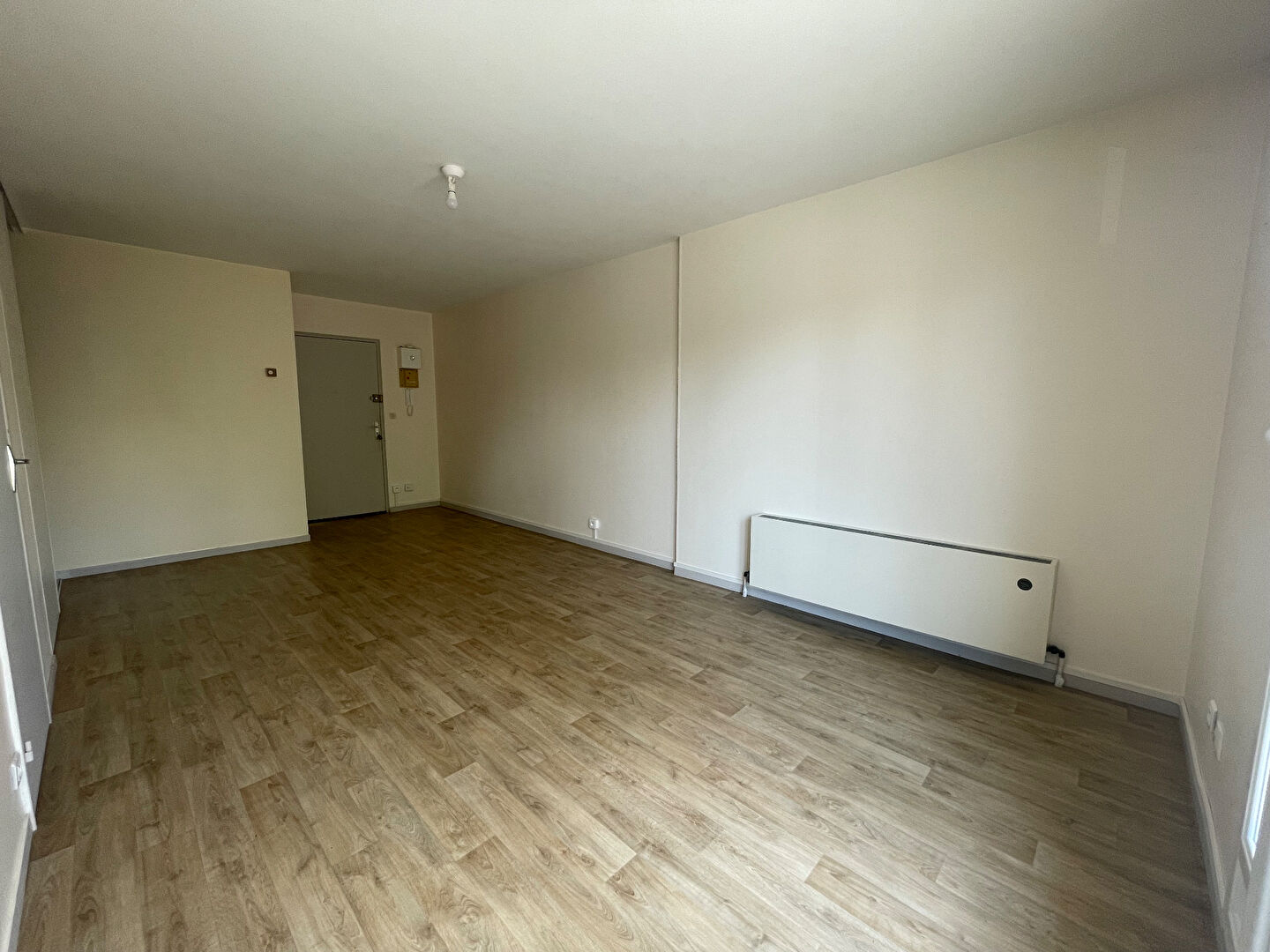 Agence immobilière de 
 Bed ,  School Paris 13 - Bed ,  School Tours 
