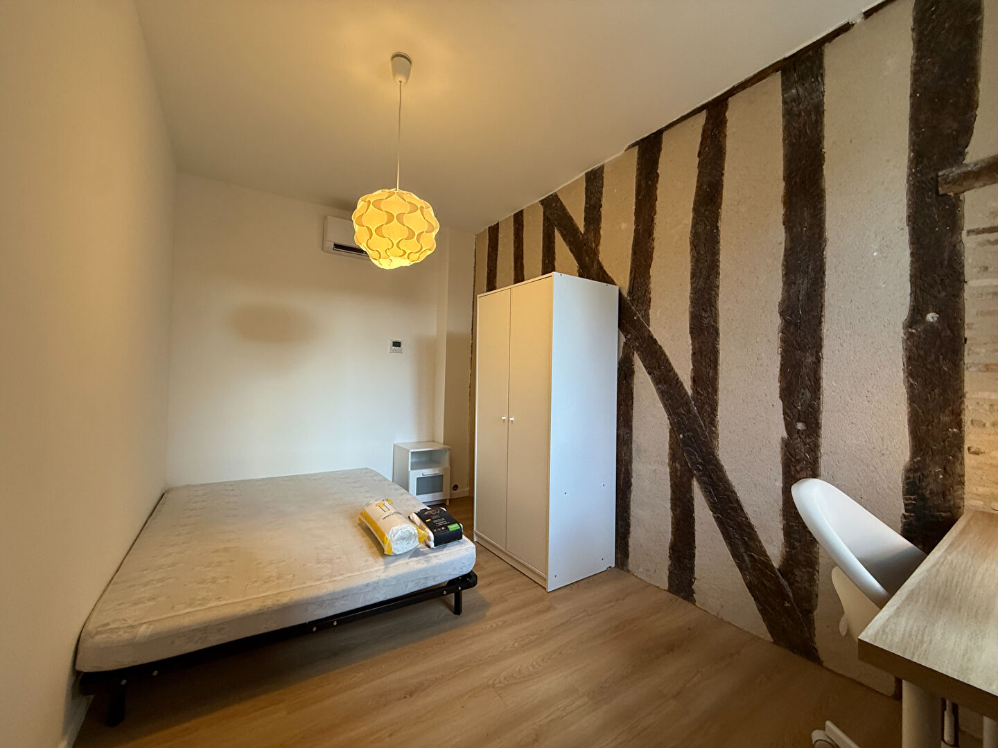 Agence immobilière de 
 Bed ,  School Paris 13 - Bed ,  School Tours 
