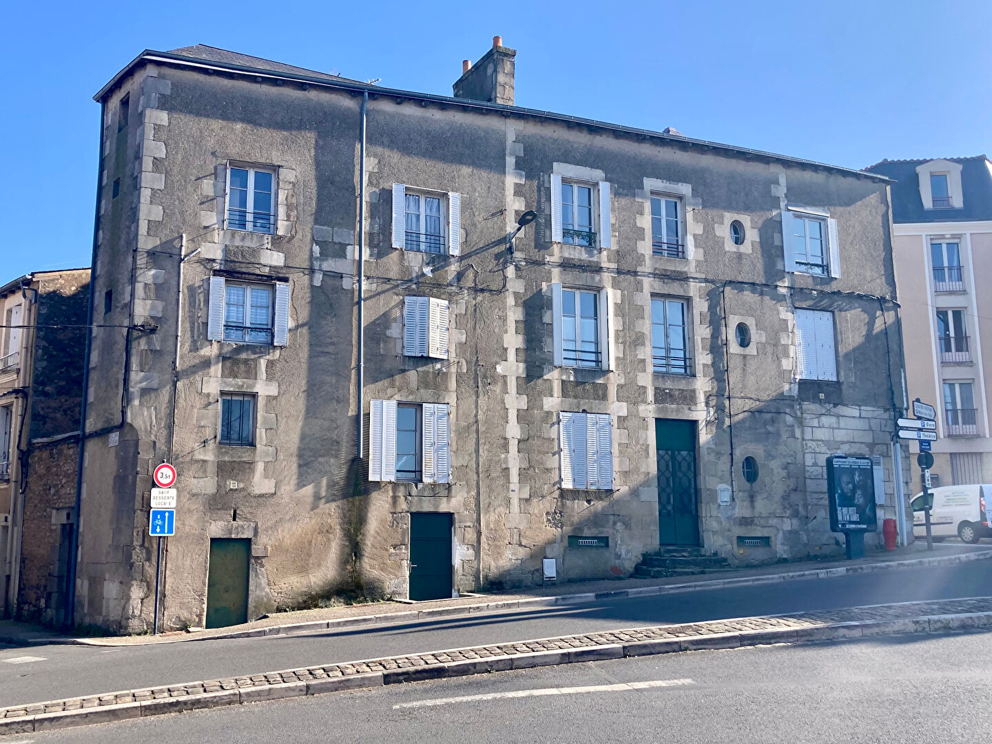 Agence immobilière de Bed ,  School Poitiers