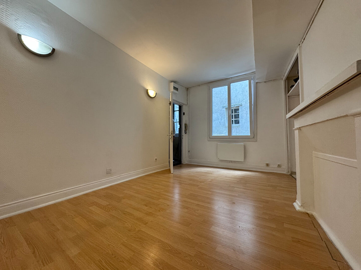 Agence immobilière de 
 Bed ,  School Paris 13 - Bed ,  School Tours 
