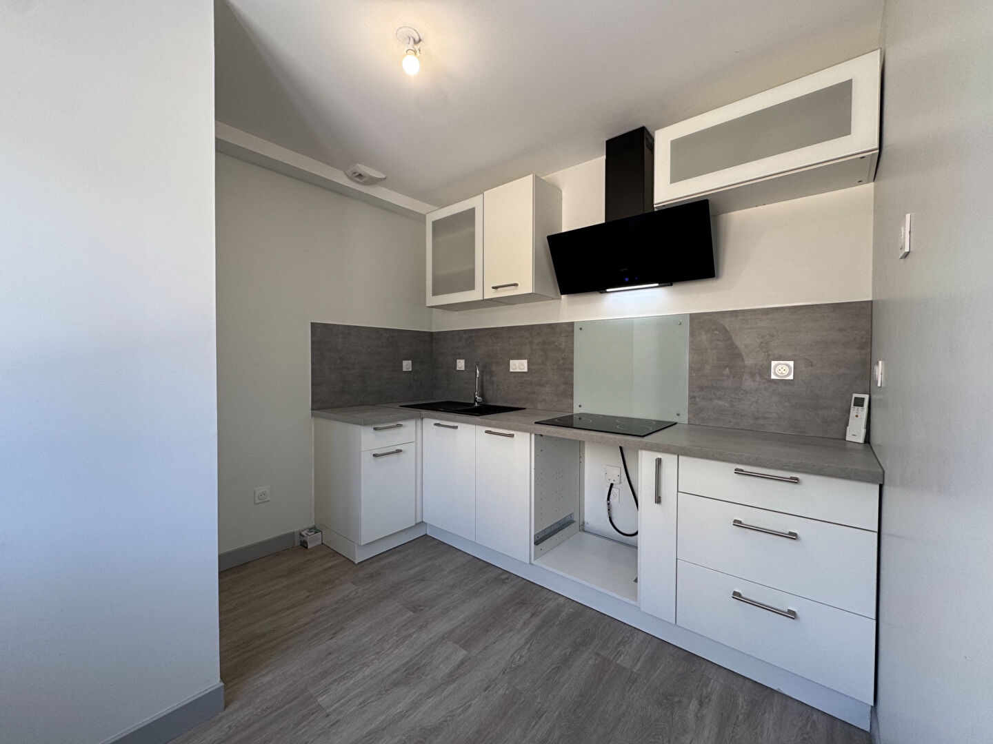 Agence immobilière de Bed ,  School Groupe - Bed ,  Family Tours