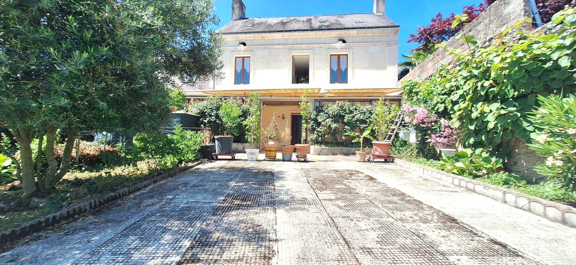 Agence immobilière de Bed ,  School Groupe - Bed ,  Family Tours