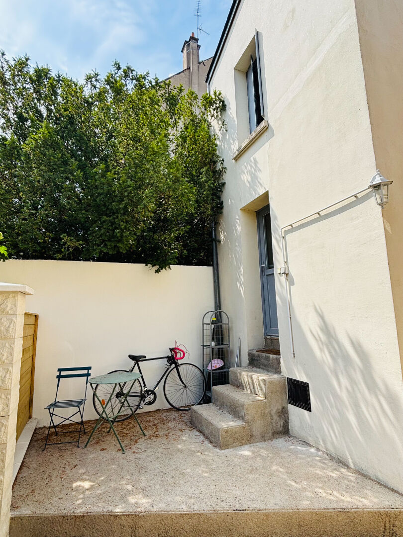 Agence immobilière de 
 Bed ,  School Paris 13 - Bed ,  School Tours 

