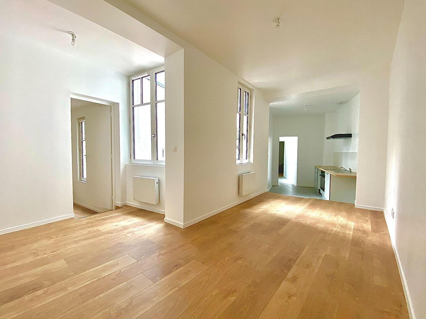 Agence immobilière de 
 Bed ,  School Paris 13 - Bed ,  School Tours 
