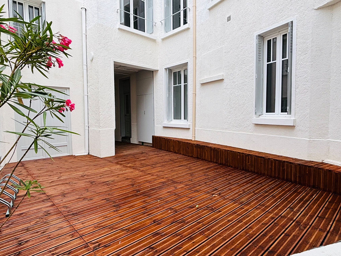 Agence immobilière de 
 Bed ,  School Paris 13 - Bed ,  School Tours 
