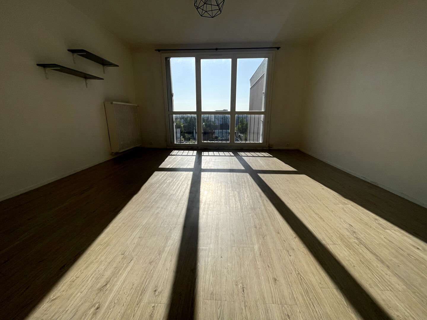 Agence immobilière de 
 Bed ,  School Paris 13 - Bed ,  School Tours 
