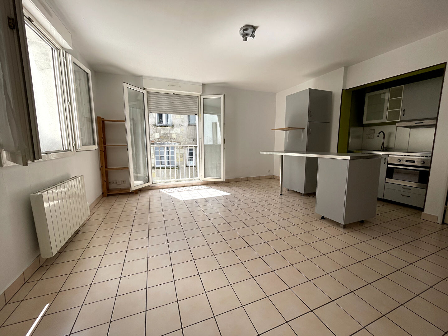 Agence immobilière de 
 Bed ,  School Paris 13 - Bed ,  School Tours 
