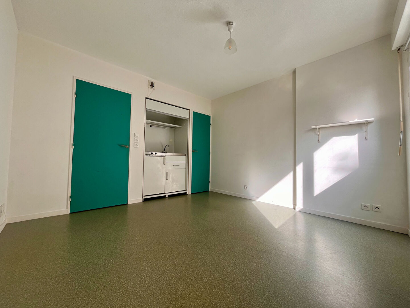 Agence immobilière de Bed ,  School Poitiers