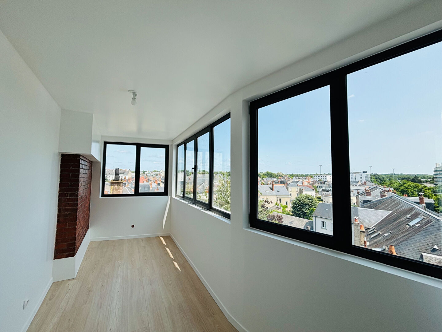 Agence immobilière de Bed ,  School Groupe - Bed ,  Family Tours