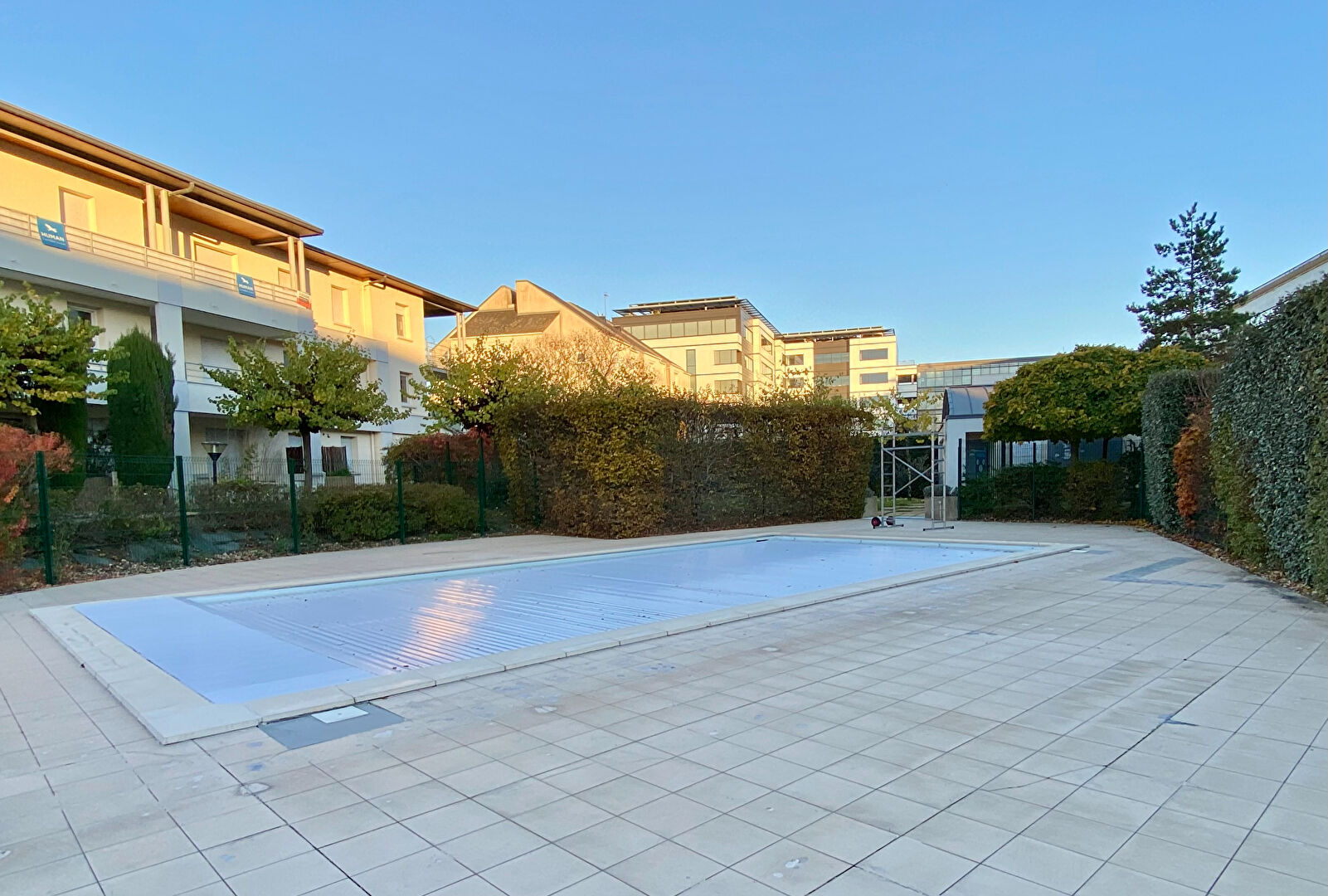 Agence immobilière de 
 Bed ,  School Paris 13 - Bed ,  School Tours 
