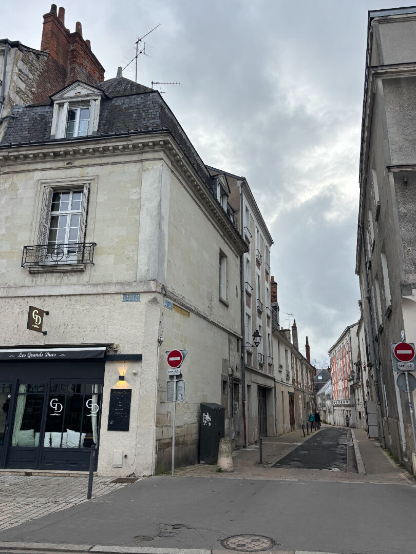 Agence immobilière de 
 Bed ,  School Paris 13 - Bed ,  School Tours 
