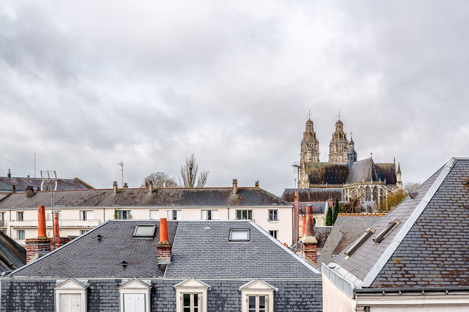 Agence immobilière de Bed ,  School Groupe - Bed ,  Family Tours