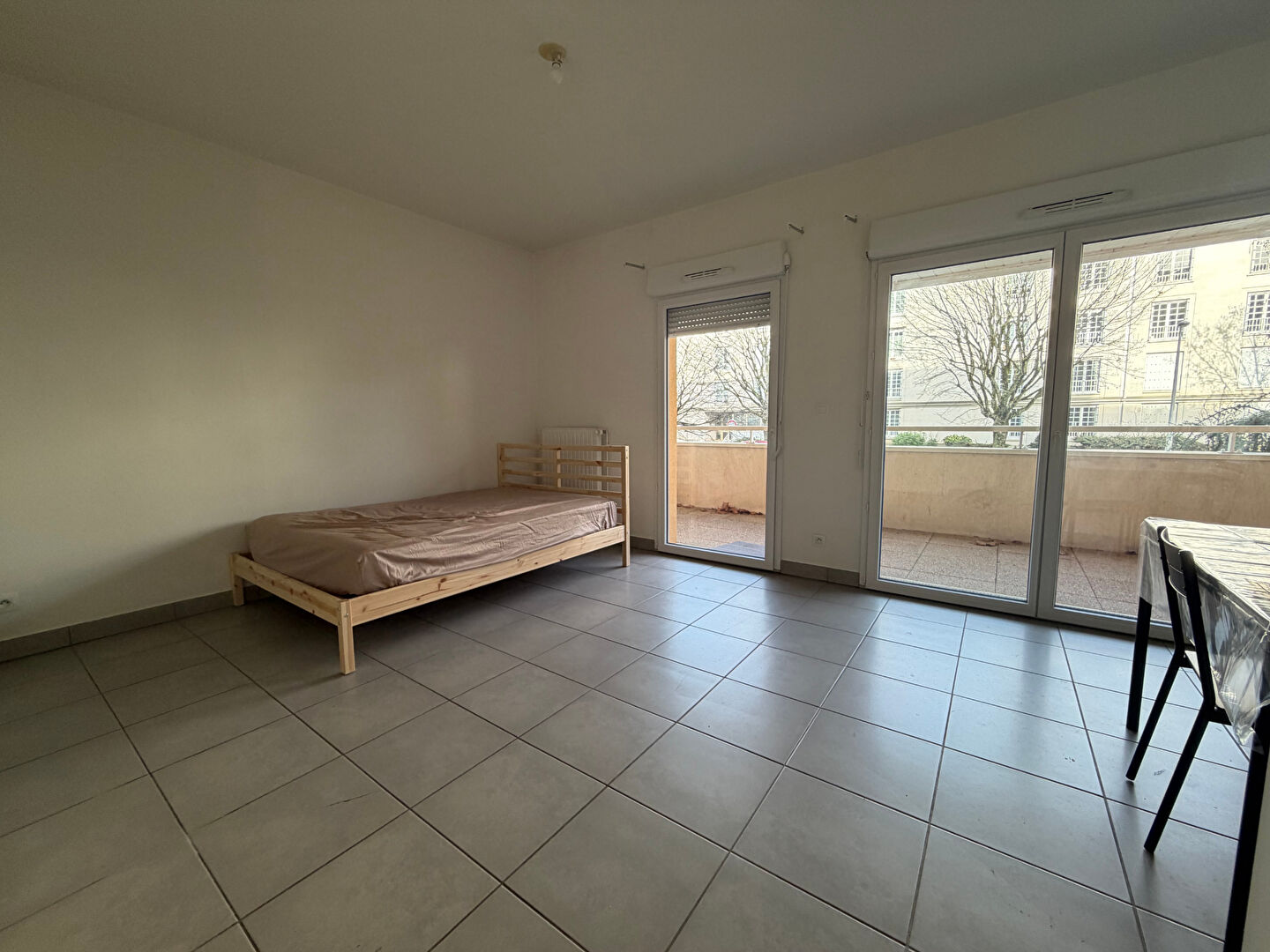 Agence immobilière de 
 Bed ,  School Paris 13 - Bed ,  School Tours 

