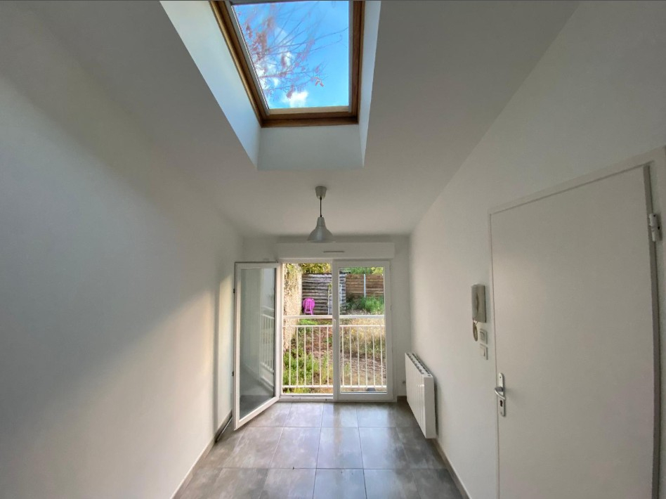 Agence immobilière de 
 Bed ,  School Paris 13 - Bed ,  School Tours 
