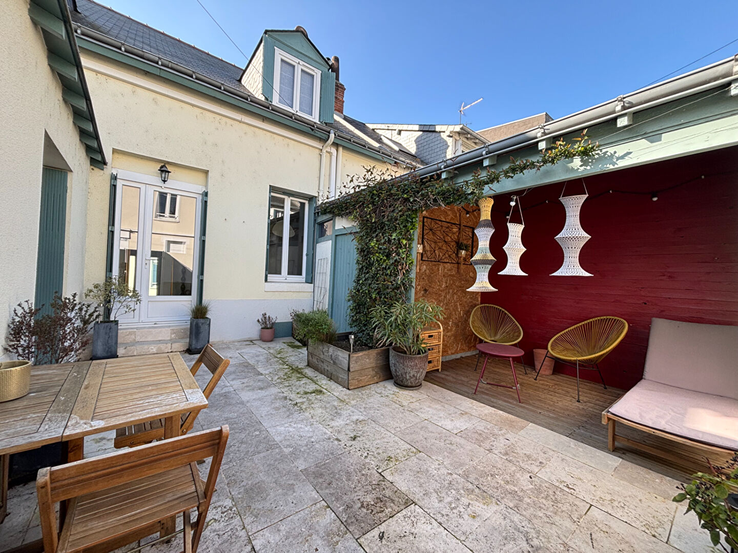 Agence immobilière de Bed ,  School Groupe - Bed ,  Family Tours