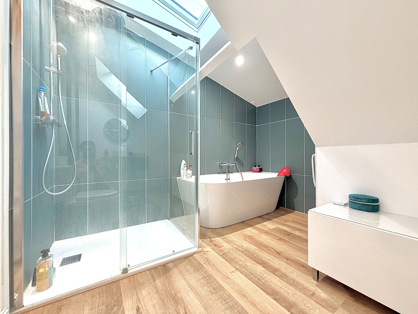 Agence immobilière de Bed ,  School Groupe - Bed ,  Family Tours