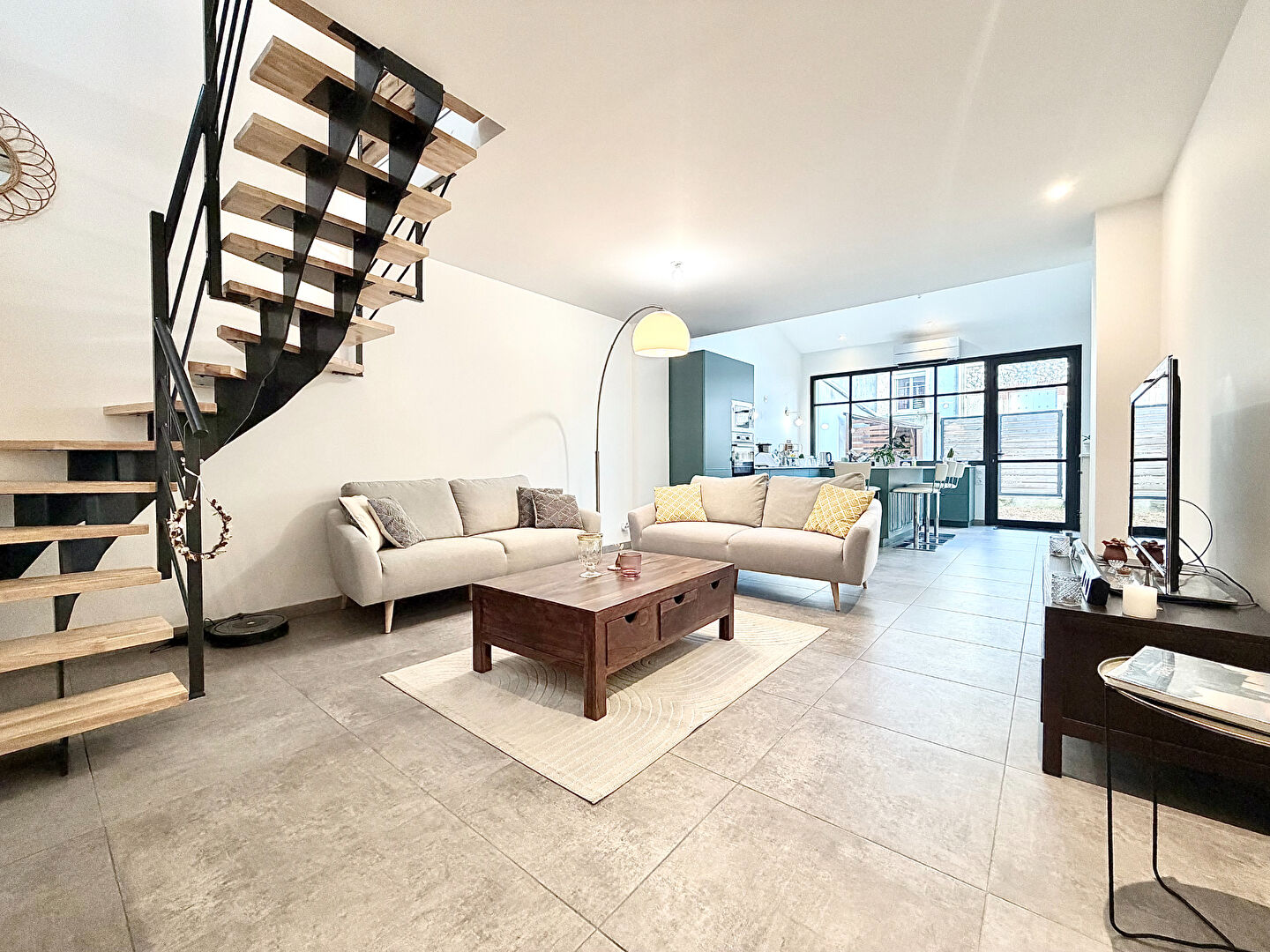 Agence immobilière de Bed ,  School Groupe - Bed ,  Family Tours