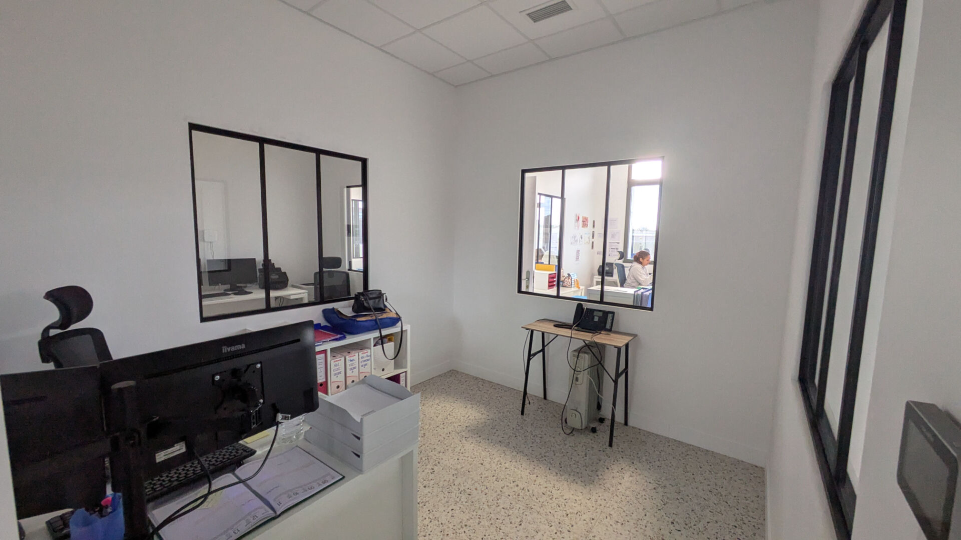 Photo Immeuble de locaux professionnels image 6/6