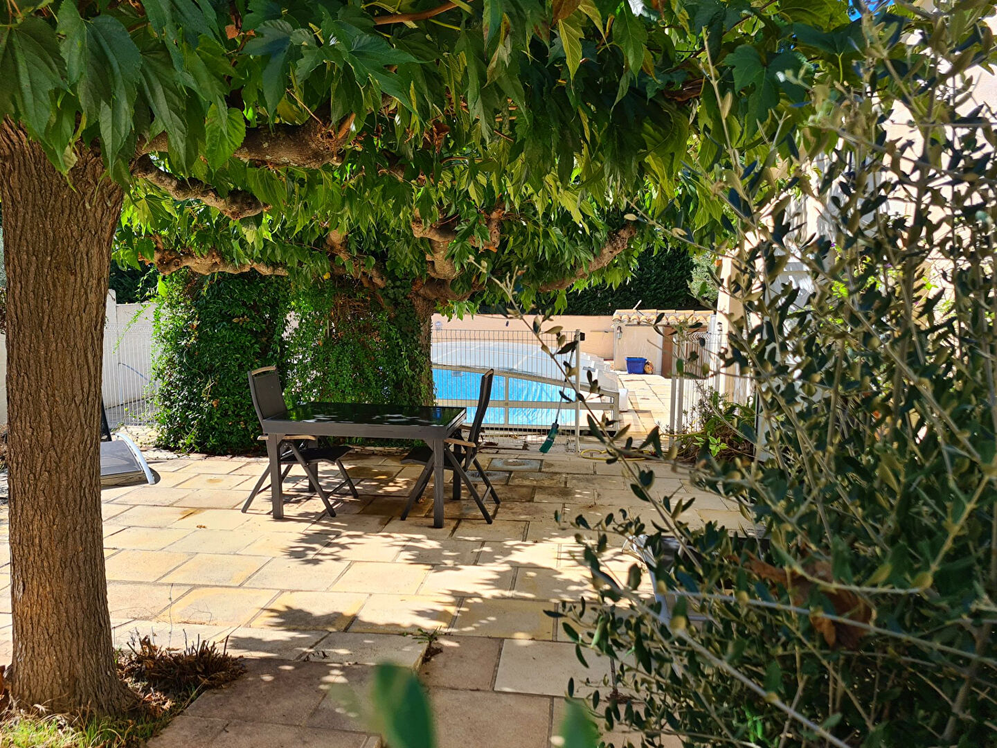 Photo Maison Vauvert 5 pièce(s) 113 m2 sur un terrain de 731 m² avec piscine. image 6/6