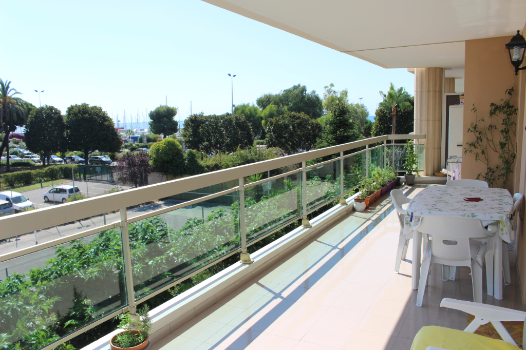 Appartement Saint Laurent Du Var Bord de mer 2 pièce(s) 55 m2, terrasse