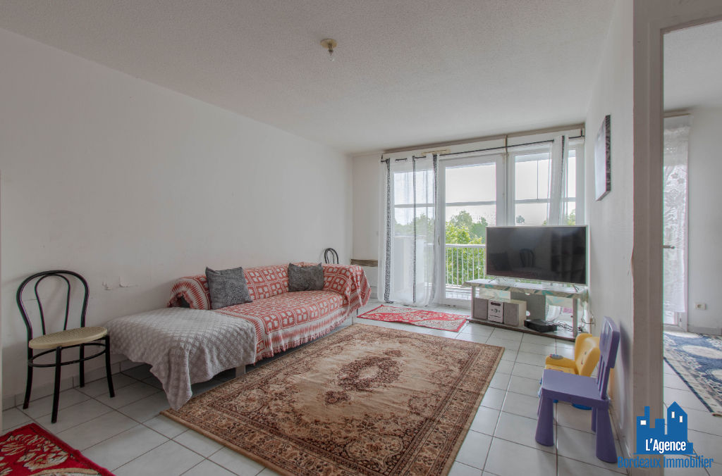 VENDU PAR L'AGENCE !!! SPECIAL INVESTISSEUR - BORDEAUX - CARLES VERNET- APPARTEMENT T3 DE 64 M² AVEC TERRASSE 20 M² + PLACE DE PARKING SOUS-SOL. VENDU LOUÉ !!! Michaël VIGIER Tel:06.70.29.94.95.