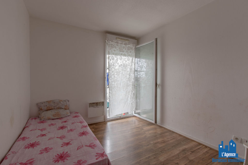 Photo VENDU PAR L'AGENCE !!! SPECIAL INVESTISSEUR - BORDEAUX - CARLES VERNET- APPARTEMENT T3 DE 64 M² AVEC TERRASSE 20 M² + PLACE DE PARKING SOUS-SOL. VENDU LOUÉ !!! Michaël VIGIER Tel:06.70.29.94.95. image 5/6