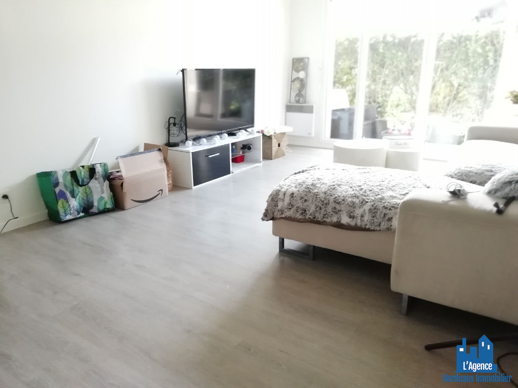 Photo VENDU PAR L'AGENCE ! EXCLUSIVITÉ !!! BRUGES -TOUR DE GASSIES - APPARTEMENT T2 DE 47 M² EN REZ DE JARDIN + PLACE DE PARKING. Michaël VIGIER 06.70.29.94.95. image 2/6