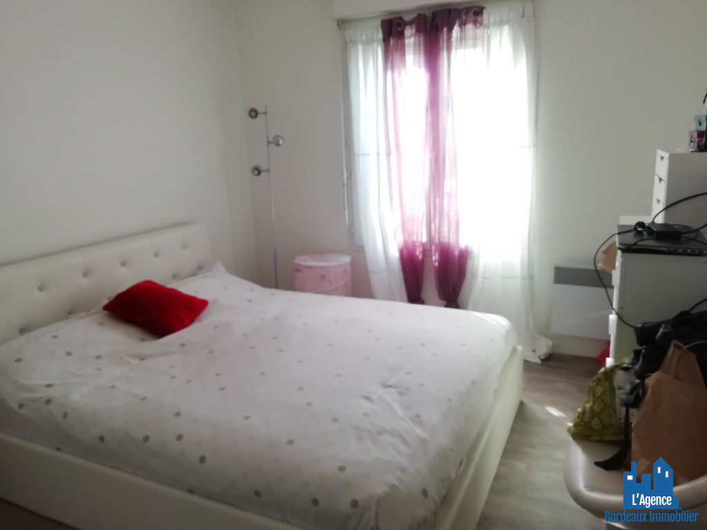 Photo VENDU PAR L'AGENCE ! EXCLUSIVITÉ !!! BRUGES -TOUR DE GASSIES - APPARTEMENT T2 DE 47 M² EN REZ DE JARDIN + PLACE DE PARKING. Michaël VIGIER 06.70.29.94.95. image 4/6