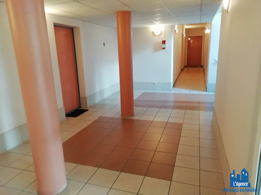 Photo VENDU PAR L'AGENCE ! EXCLUSIVITÉ !!! BRUGES -TOUR DE GASSIES - APPARTEMENT T2 DE 47 M² EN REZ DE JARDIN + PLACE DE PARKING. Michaël VIGIER 06.70.29.94.95. image 6/6