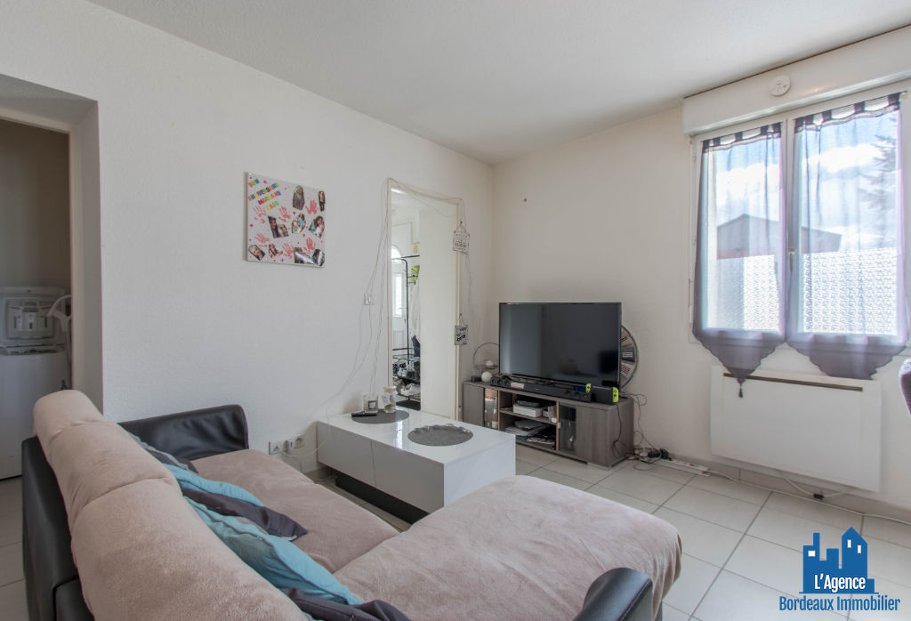 VENDU PAR L'AGENCE ! EXCLUSIVITÉ !!! LESPARRE MEDOC - APPARTEMENT DUPLEX DE 54 M² AVEC TERRASSE 16 M² + PLACE DE PARKING. Michaël VIGIER 06.70.29.94.95.