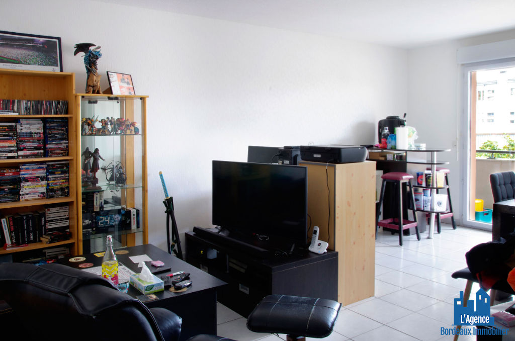 VENDU PAR L'AGENCE ! EXCLUSIVITÉ !!! BEGLES - APPARTEMENT TYPE 2 DE 48 M² AVEC LOGGIA 11 M² + PLACE DE PARKING. Michaël VIGIER 06.70.29.94.95.