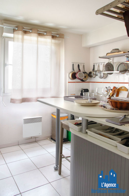 Photo DÉJÀ VENDU ! EXCLUSIVITÉ !!! BRUGES - APPARTEMENT TYPE 3 DE 70 M² AVEC TERRASSE + DEUX PLACES DE PARKING SOUS-SOL. Benoît TREMENT 06.51.26.22.32. image 2/6