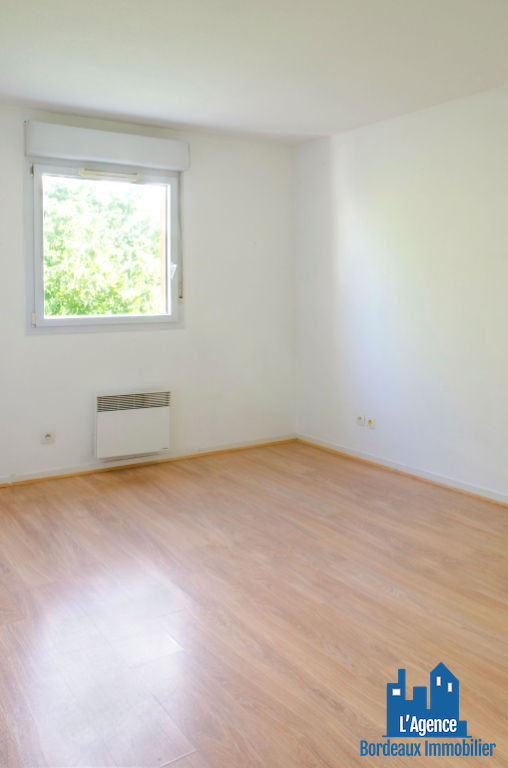 Photo VENDU PAR L'AGENCE. EXCLUSIVITÉ !!! BEGLES - APPARTEMENT TYPE 2 BIS DE 56 M² AVEC LOGGIA 7 M² + PLACE DE PARKING. Michaël VIGIER 06.70.29.94.95. image 3/6
