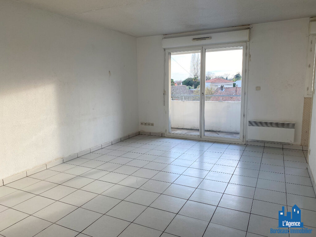 VENDU PAR L'AGENCE. EXCLUSIVITÉ ! BRUGES - APPARTEMENT TYPE 2 DE 48 M² AVEC BALCON + PLACE DE PARKING SOUS-SOL. Benoît TREMENT Tel:06.51.26.22.32.