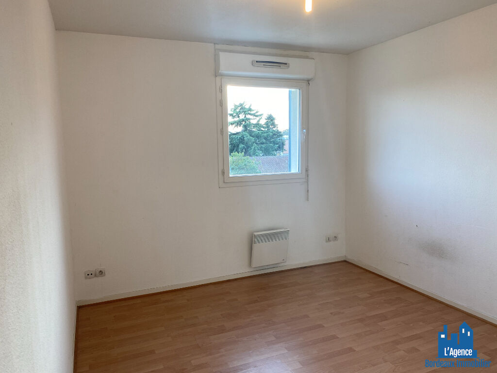 Photo VENDU PAR L'AGENCE. EXCLUSIVITÉ ! BRUGES - APPARTEMENT TYPE 2 DE 48 M² AVEC BALCON + PLACE DE PARKING SOUS-SOL. Benoît TREMENT Tel:06.51.26.22.32. image 3/6