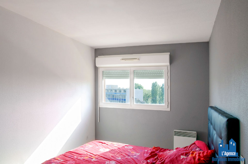 Photo VENDU PAR L'AGENCE. EXCLUSIVITÉ ! BEGLES - APPARTEMENT TYPE 3 DE 70 M² AVEC BALCON +  DEUX PLACES DE PARKING. Benoît TREMENT 06.51.26.22.32. image 3/6