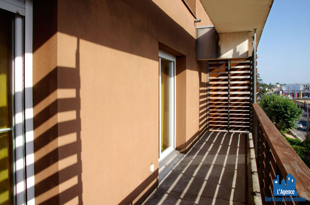 Photo VENDU PAR L'AGENCE. EXCLUSIVITÉ ! BEGLES - APPARTEMENT TYPE 3 DE 70 M² AVEC BALCON +  DEUX PLACES DE PARKING. Benoît TREMENT 06.51.26.22.32. image 5/6