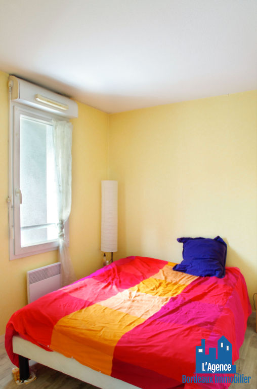 Photo VENDU PAR L'AGENCE. EXCLUSIVITÉ ! BORDEAUX - APPARTEMENT TYPE 2 DE 39 M² AVEC BALCON + PLACE DE PARKING. Benoît TREMENT 06.51.26.22.32. image 3/6