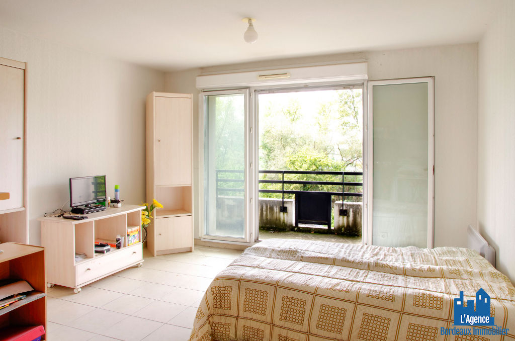 VENDU PAR L'AGENCE. EXCLUSIVITÉ ! BORDEAUX - APPARTEMENT TYPE 2 DE 42 M² AVEC BALCON + PLACE DE PARKING. Benoît TREMENT 06.51.26.22.32.