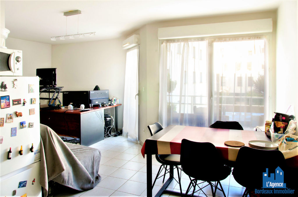 VENDU PAR L'AGENCE ! EXCLUSIVITÉ !!! BORDEAUX - QUARTIER ORNANO - APPARTEMENT T2 DE 44 M² + PLACE DE PARKING. Michaël VIGIER 06.70.29.94.95.