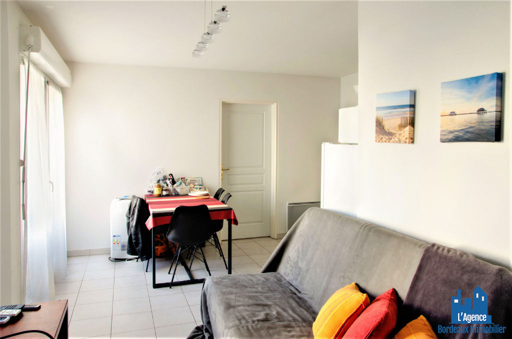 Photo VENDU PAR L'AGENCE ! EXCLUSIVITÉ !!! BORDEAUX - QUARTIER ORNANO - APPARTEMENT T2 DE 44 M² + PLACE DE PARKING. Michaël VIGIER 06.70.29.94.95. image 3/6