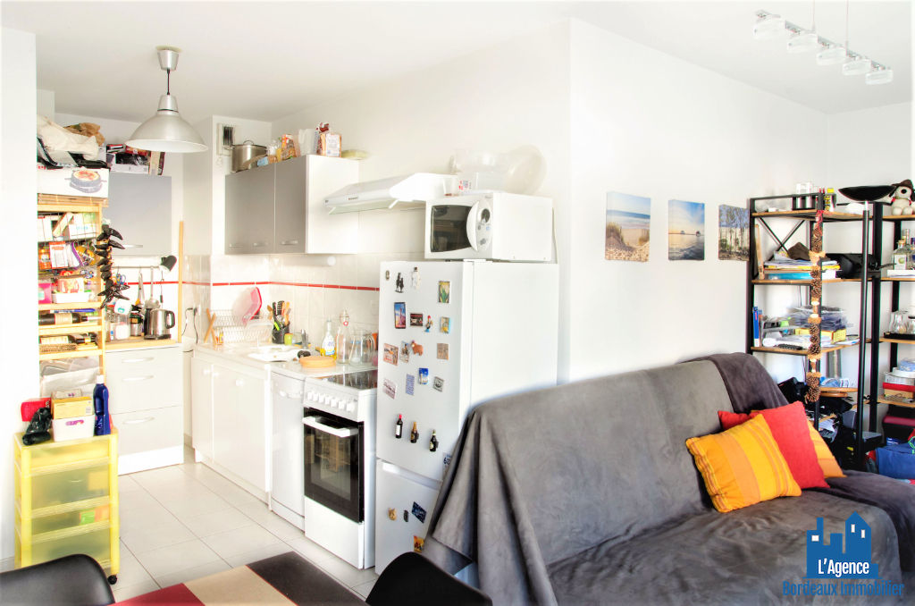 Photo VENDU PAR L'AGENCE ! EXCLUSIVITÉ !!! BORDEAUX - QUARTIER ORNANO - APPARTEMENT T2 DE 44 M² + PLACE DE PARKING. Michaël VIGIER 06.70.29.94.95. image 4/6