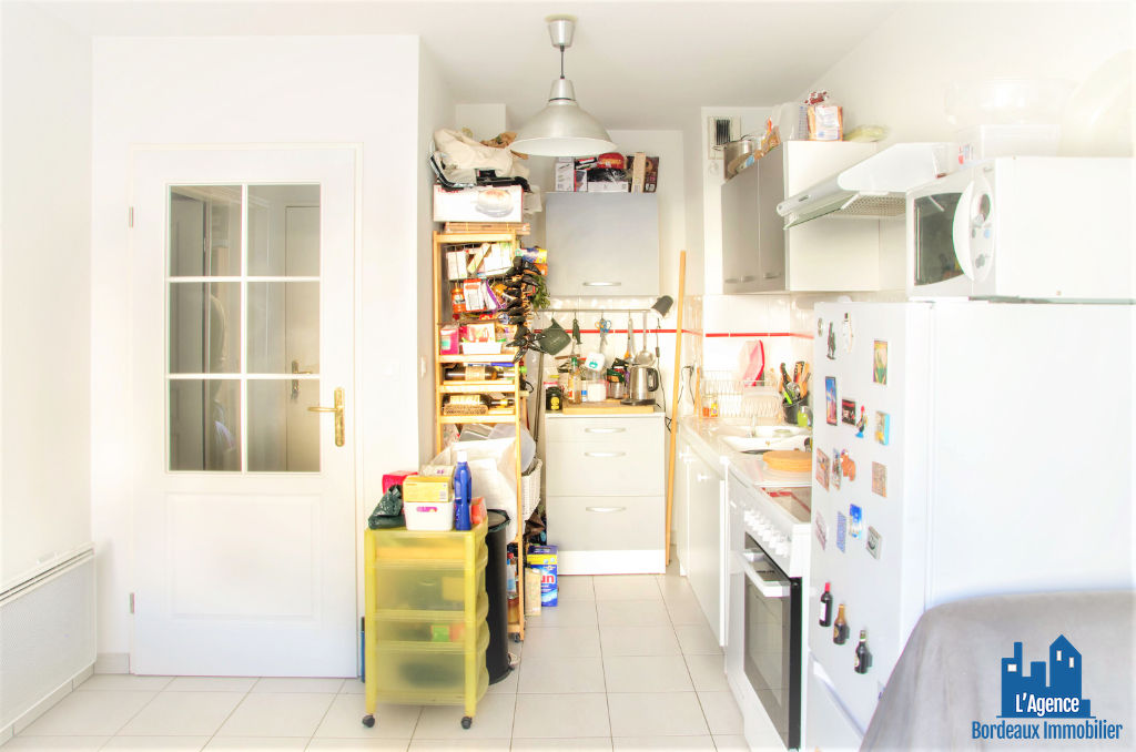 Photo VENDU PAR L'AGENCE ! EXCLUSIVITÉ !!! BORDEAUX - QUARTIER ORNANO - APPARTEMENT T2 DE 44 M² + PLACE DE PARKING. Michaël VIGIER 06.70.29.94.95. image 5/6
