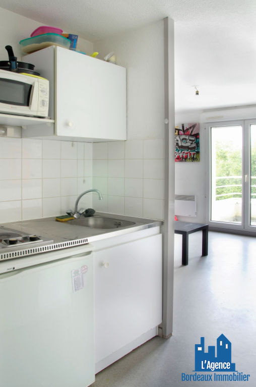 Photo VENDU PAR L'AGENCE ! EXCLUSIVITÉ !!! SPECIAL INVESTISSEUR -TALENCE - APPARTEMENT TYPE 1 DE 20 M² + PLACE DE PARKING. Michaël VIGIER 06.70.29.94.95. image 4/6