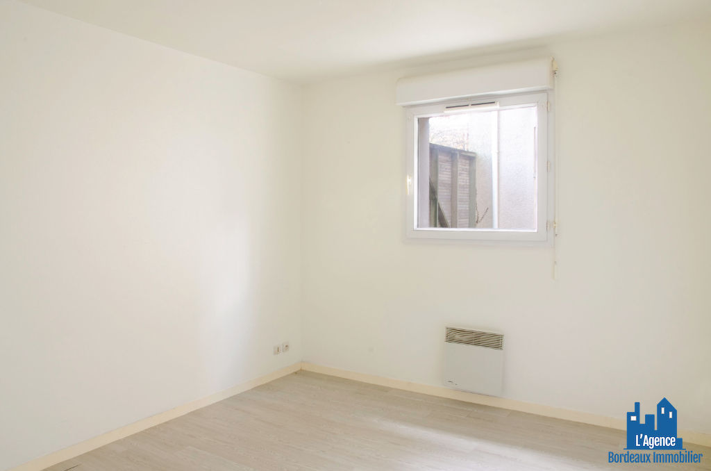Photo VENDU PAR L'AGENCE. EXCLUSIVITÉ ! CESTAS - APPARTEMENT TYPE 2 DE 38 M²  + PLACE DE PARKING. Benoît TREMENT 06.51.26.22.32. image 3/5