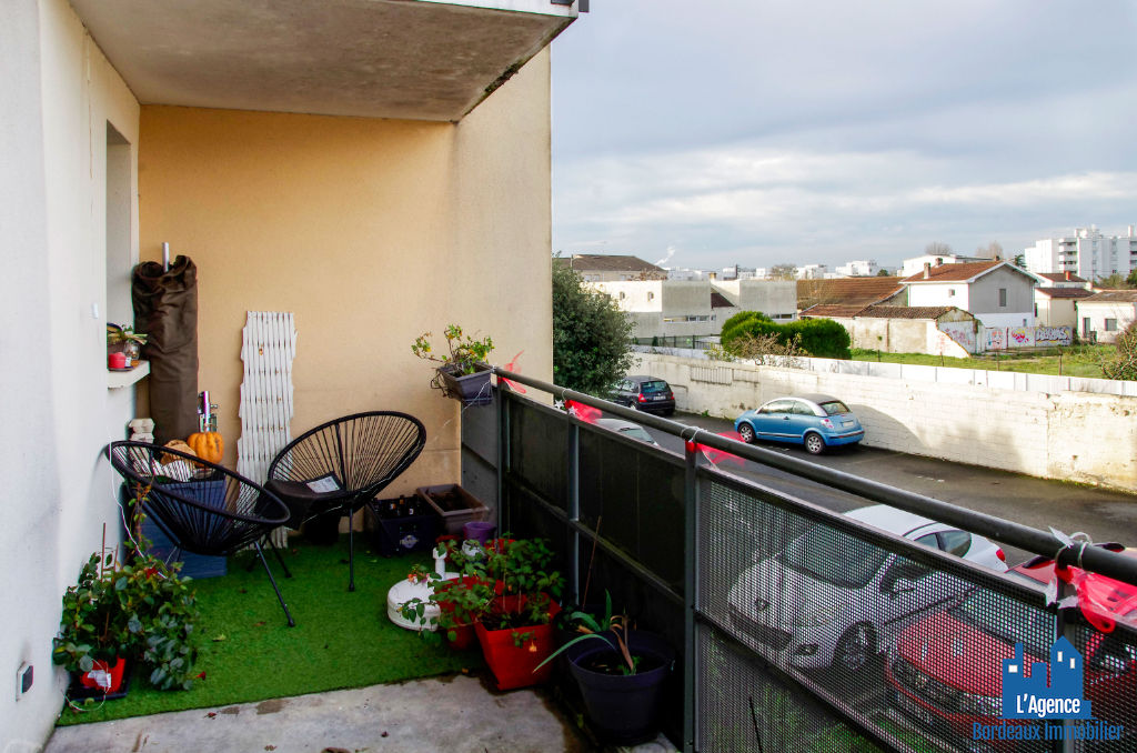 Photo DÉJÀ VENDU PAR L'AGENCE ! EXCLUSIVITÉ !!! BEGLES - EURATLANTIQUE - APPARTEMENT TYPE 3 DE 67 M² AVEC TERRASSE + 2 PLACES DE PARKING. Michaël VIGIER 06.70.29.94.95. image 6/6