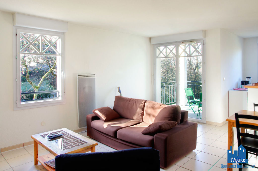 Photo VENDU PAR L'AGENCE. EXCLUSIVITÉ ! MÉRIGNAC - APPARTEMENT TYPE 3 DE 61 M² AVEC BALCON + DEUX PLACES DE PARKING. Benoît TREMENT 06.51.26.22.32. image 1/6