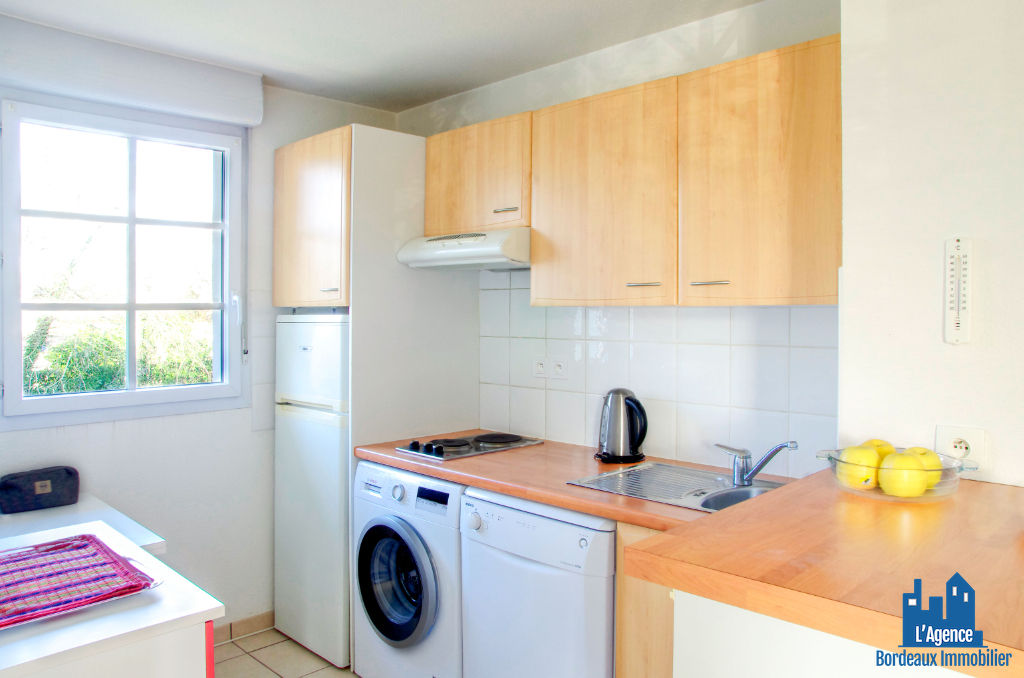 Photo VENDU PAR L'AGENCE. EXCLUSIVITÉ ! MÉRIGNAC - APPARTEMENT TYPE 3 DE 61 M² AVEC BALCON + DEUX PLACES DE PARKING. Benoît TREMENT 06.51.26.22.32. image 2/6
