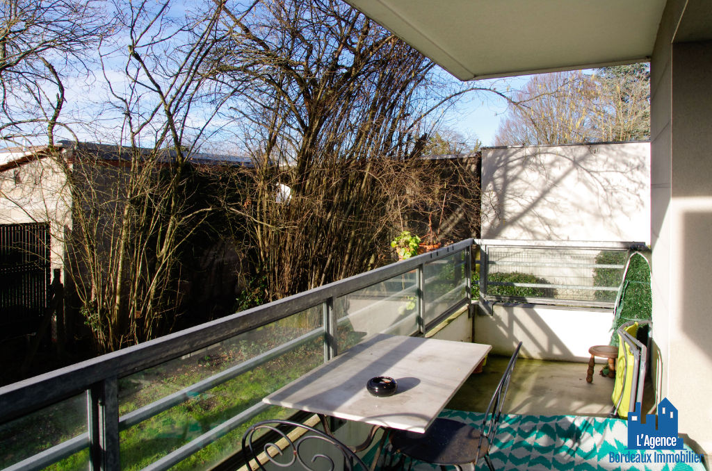 Photo VENDU PAR L'AGENCE. EXCLUSIVITÉ ! SPÉCIAL INVESTISSEUR - BRUGES - APPARTEMENT TYPE 3 DE 70 M² AVEC TERRASSE + DEUX PLACES DE PARKING SOUS-SOL. Benoît TREMENT 06.51.26.22.32. image 4/5