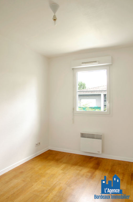 Photo VENDU PAR L'AGENCE. EXCLUSIVITÉ ! SAINT MÉDARD-EN-JALLES - APPARTEMENT TYPE 2 DE 43 M² AVEC BALCON + UNE PLACE DE PARKING. Benoît TREMENT 06.51.26.22.32. image 3/5